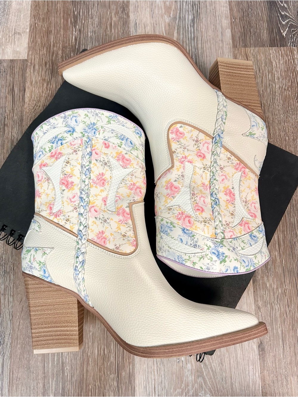 ALTAR’D STATE 🌸 Floral Patchwork Western Pull On Boot - Size 7.5